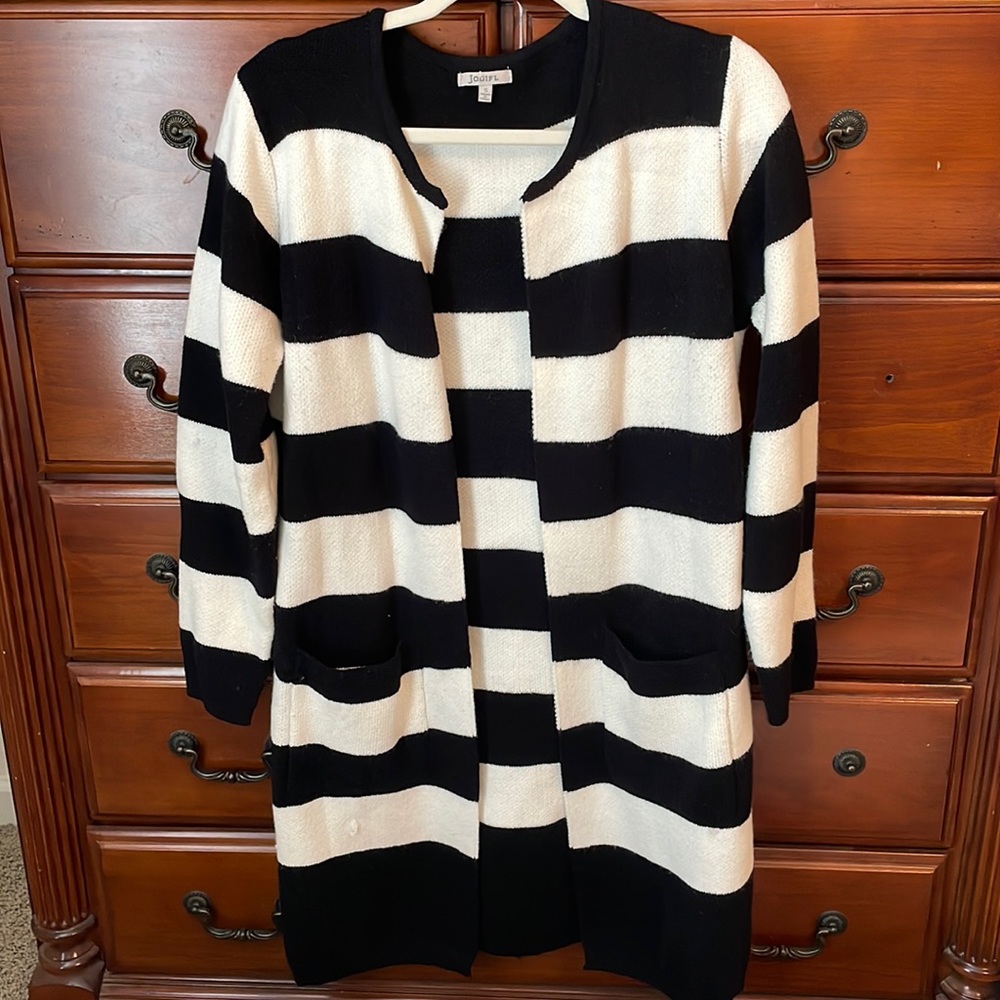 Black and white stripe knee-length cardigan